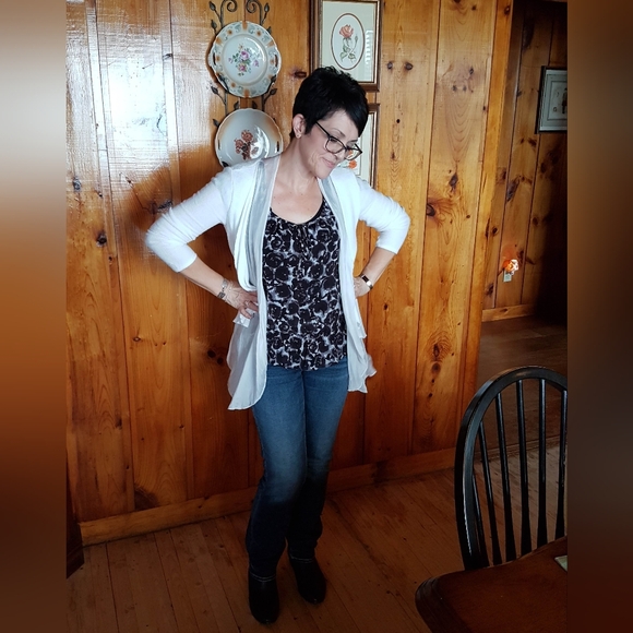 Meet your Posher, Monique - Picture 1 of 1